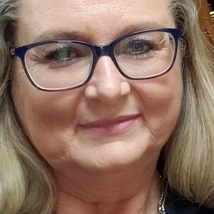 Meet your Posher, Cynthia